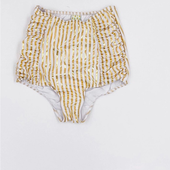 Kortni Jeane swimsuit - Picture 7 of 7